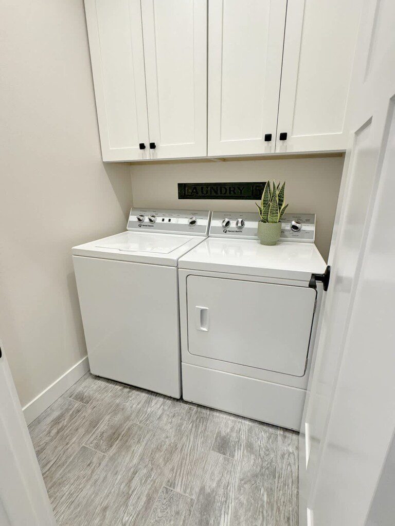 25904153 e87d 43 EYKD