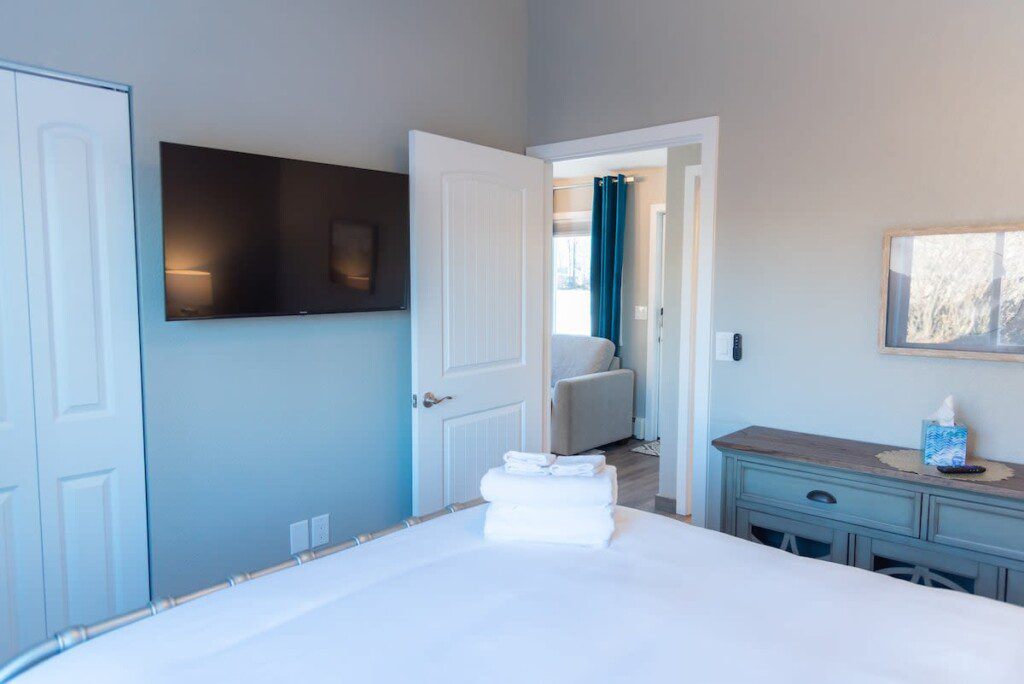 b6980110 85ae 4b 6L4mR