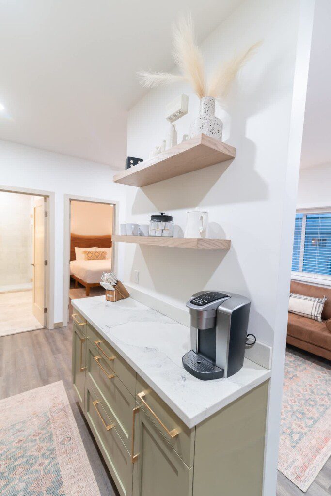 cc73528d e9b8 41 C UiR