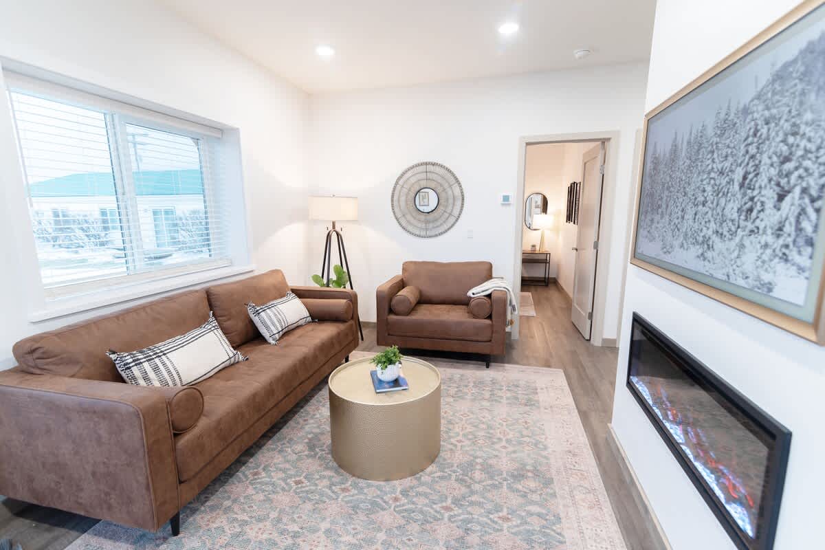 1101e39c 3ada 44 EznnS