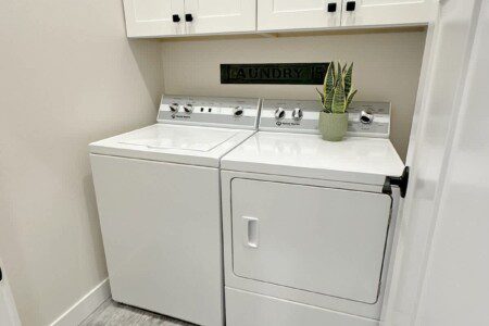 25904153 e87d 43 EYKD