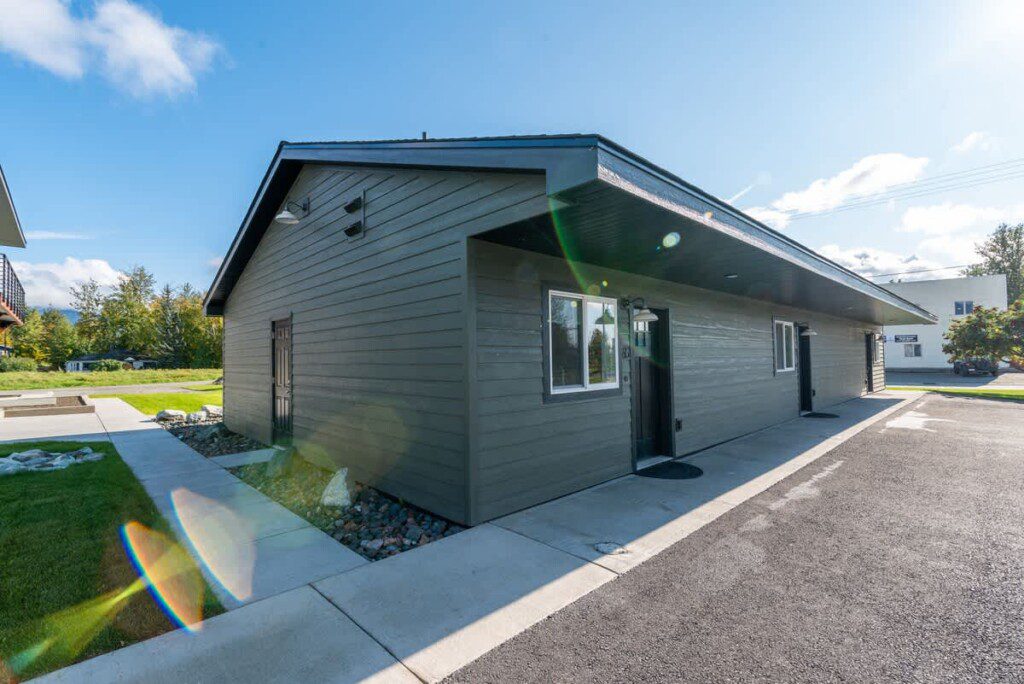 8d8e7066 d6b0 4b BiUld