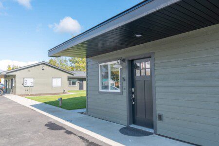 d547ee9d ee66 40 3mMLc