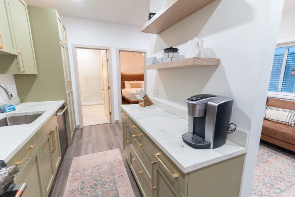 f2043ccd cdb2 43 39IZv